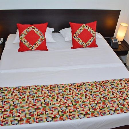Hotel Express Μαλντονάντο Εξωτερικό φωτογραφία