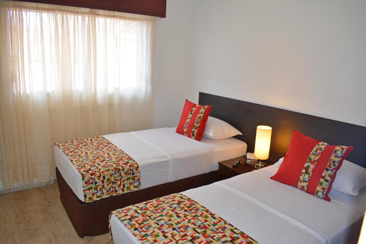 Hotel Express Μαλντονάντο Εξωτερικό φωτογραφία